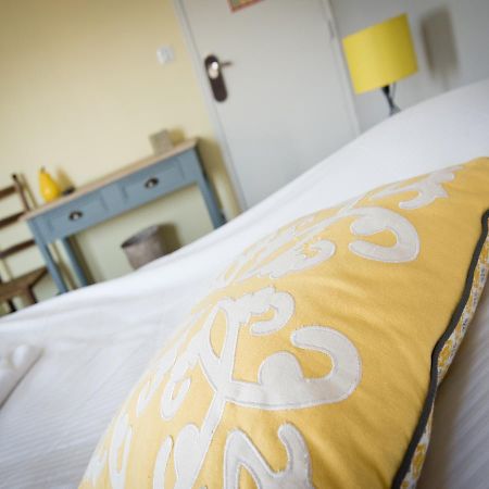 Logis Hotel Restaurant Le Relais Fleuri Vervins Luaran gambar