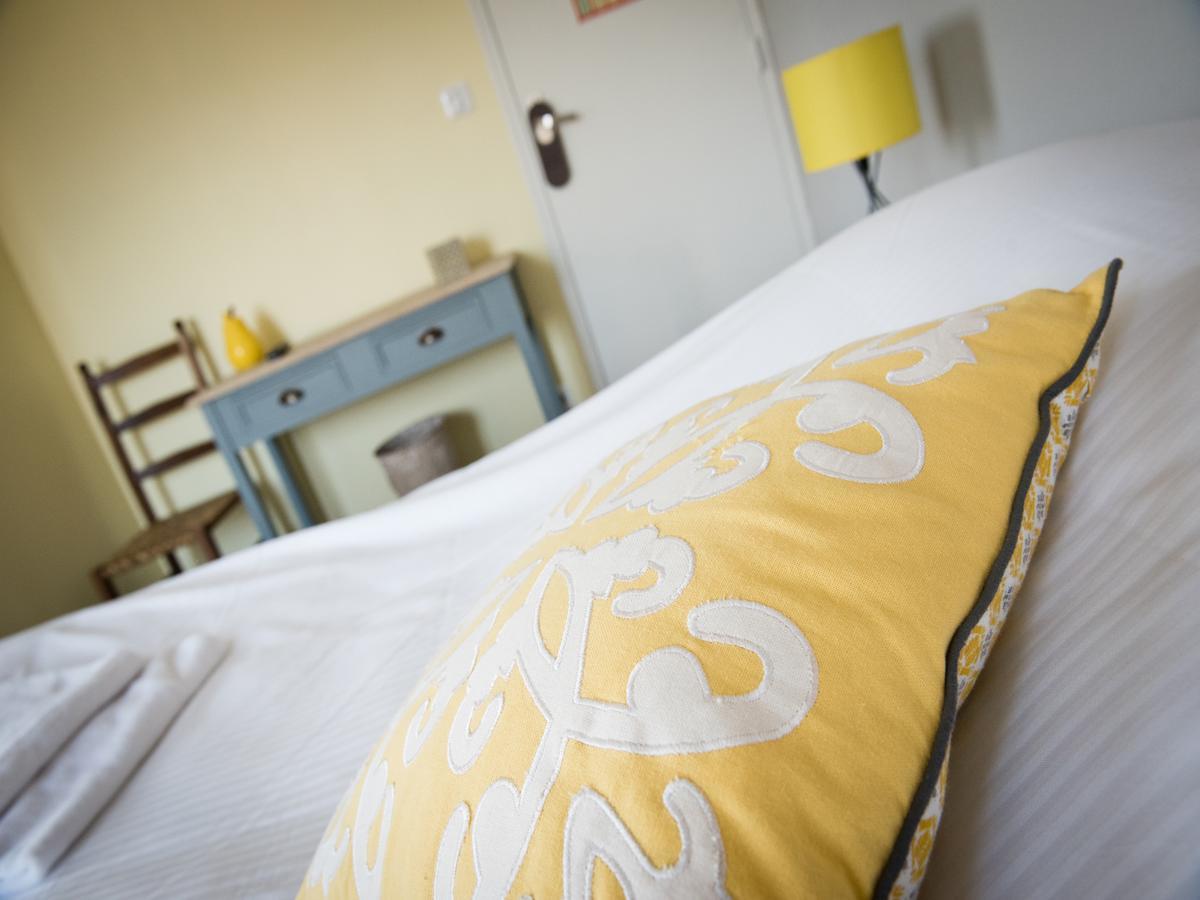 Logis Hotel Restaurant Le Relais Fleuri Vervins Luaran gambar